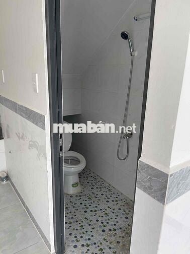 Nhà ở trệt 1 lầu 725tr, DT 4x7 2 phòng ngủ 2 toilet ngay chợ Mỹ Hạnh