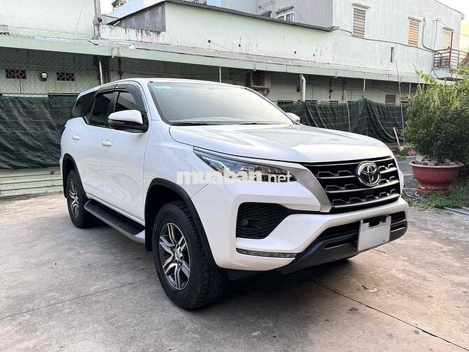 Toyota Fortuner 2022 2.4L 4x2 MT - 80000 km