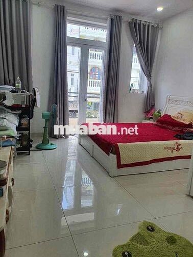Nhà Full Nội Thất_ 3 Lầu _Sân Xe Hơi _Đường Tx22_ Giá 11 Triệu