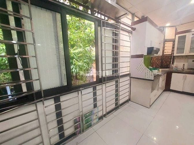 CHO THUÊ căn hộ 2pn, đủ đồ, gần Lăng Bác, Hồ Tây, giá 12.5tr/tháng