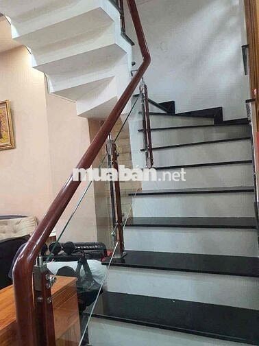 Nhà Full Nội Thất_ 3 Lầu _Sân Xe Hơi _Đường Tx22_ Giá 11 Triệu