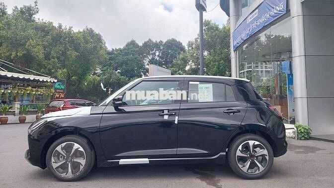 Suzuki Swift 2025 màu ĐEN giao ngay