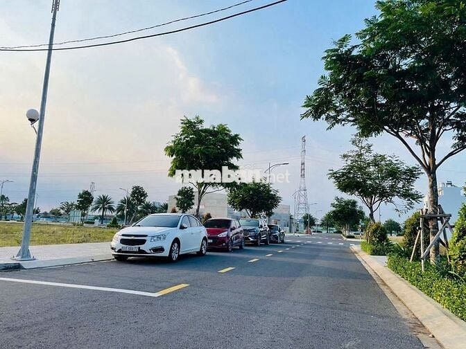 Đất nền 90m2 - 1ty890 đường Nguyễn Hữu Trí có sổ riêng.