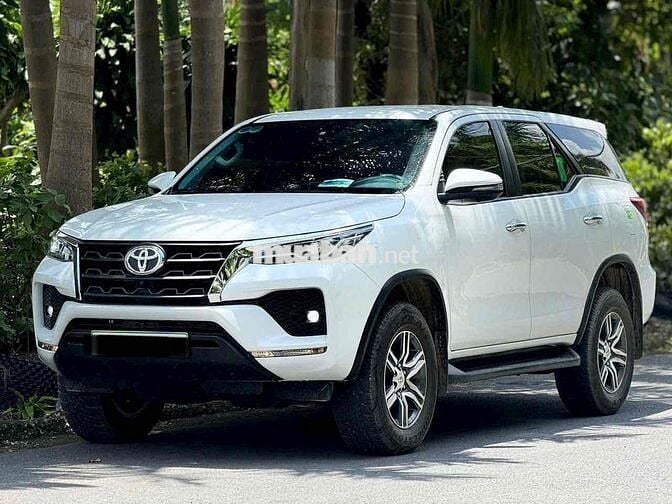 Toyota Fortuner 2024 2.4 AT 4x2 - 17.000 km
