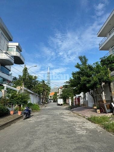 Siêu hiếm- MT ngay Trần Não-10x30,5 CN 308m2.TCXD 1H7T-45 tỷ