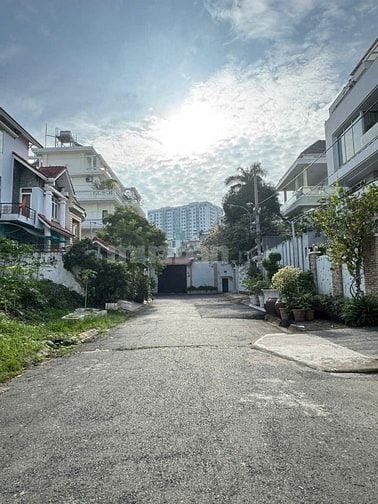 Siêu hiếm- MT ngay Trần Não-10x30,5 CN 308m2.TCXD 1H7T-45 tỷ