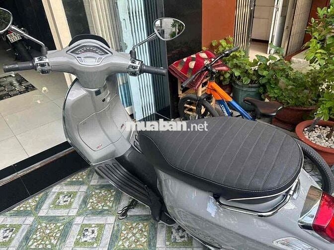 Cần Bán Chiếc Vespa Đi Ít Năm