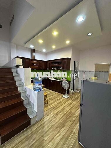 Nhà HXH 6m Trần Thái Tông, 3 lầu, 5PN, 5WC. Có dòng tiền cho thuê cao