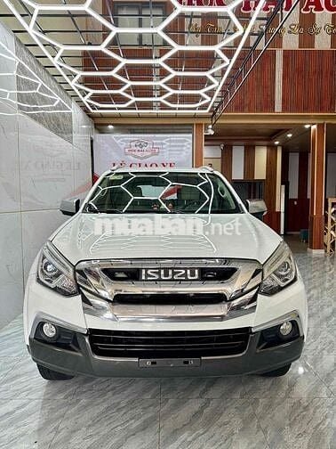 Isuzu Mu-X 07 chỗ máy dầu đời cao 2019