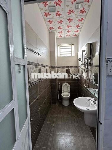 Nhà HXH 6m Trần Thái Tông, 3 lầu, 5PN, 5WC. Có dòng tiền cho thuê cao