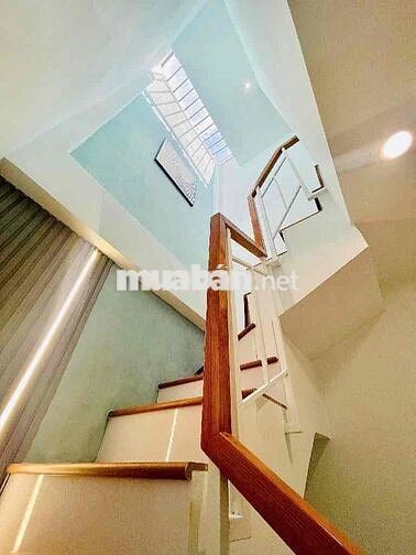 Nhà mới 3 tầng đẹp full nội thất hẻm 4m Lạc Long Quân P10 Tân Bình