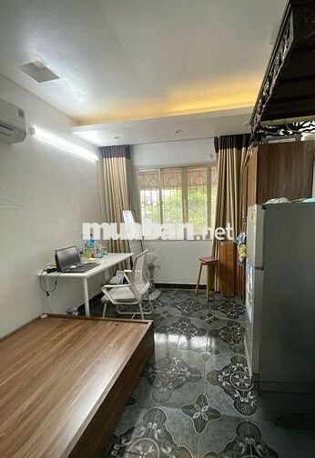 Nhà tập thể 60m2, 2 phòng ngủ, gần bến xe nước ngầm