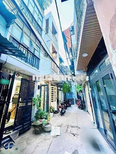 Nhà mới 3 tầng đẹp full nội thất hẻm 4m Lạc Long Quân P10 Tân Bình