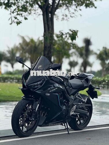 Honda CBR650R model 2023
