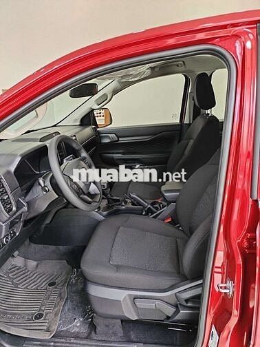 BÁN TẢI FORD RANGER. TRẢ TRUỚC HƠN 200TR LÀ CÓ XE.