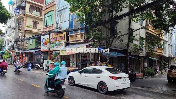 Chính chủ bán nhà 5 tầng 42m mặt phố số 82 Đại từ- Linh đàm-Hn-