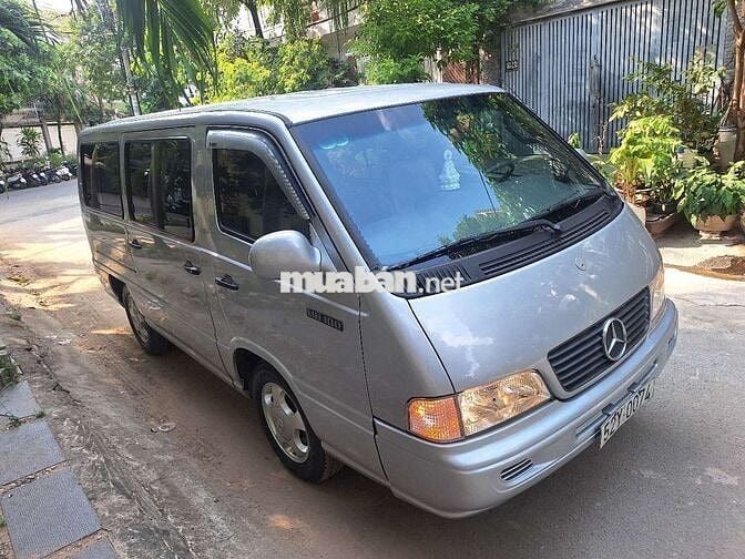Mercedes MB100 san xuat 2003 khong nien han
