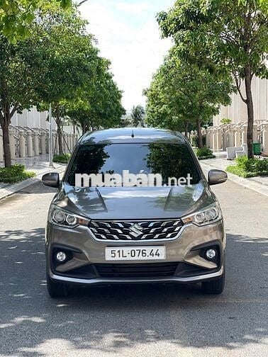 Suzuki Ertiga 2023 hybrid chuẩn gia đình 10000 km