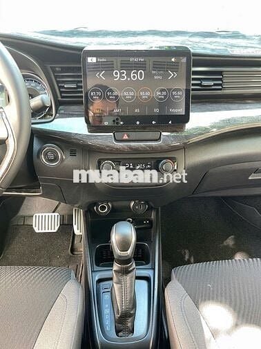 Suzuki Ertiga 2023 hybrid chuẩn gia đình 10000 km