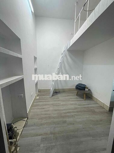Hơn 1 tỷ có ngay hộ khẩu hai bà trưng ,sổ riêng gần ô tô.