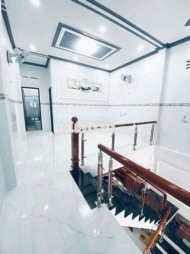NHÀ ĐẸP GẦN UỶ BAN P5 cũ, Vừa ở kinh doanh thuận tiện