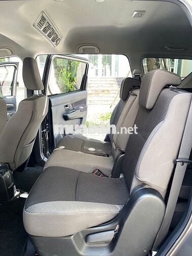 Suzuki Ertiga 2023 hybrid chuẩn gia đình 10000 km