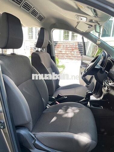 Suzuki Ertiga 2023 hybrid chuẩn gia đình 10000 km