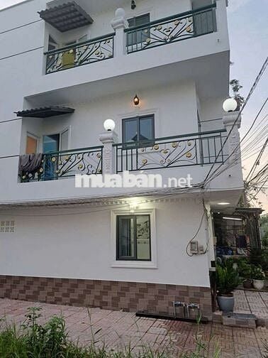 Nhà phố nhưng giá không lố mà xe hơi tới nhà