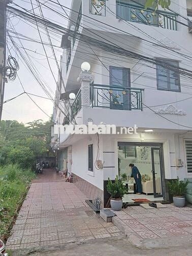 Nhà phố nhưng giá không lố mà xe hơi tới nhà