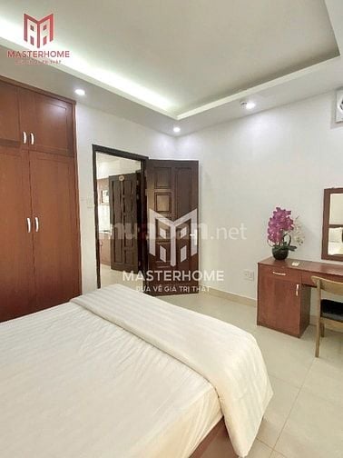 Bán tòa nhà căn hộ dịch vụ đường Phan Xích Long 