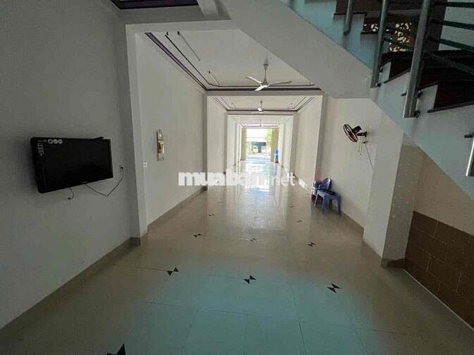 Cần bán căn nhà 3 tầng - Mặt tiền đường Dã Tượng