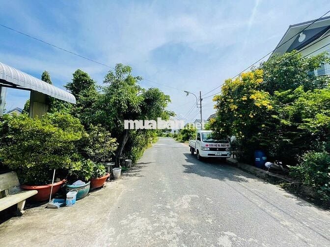 Cắt lỗ 200tr đất thị trấn Củ Chi 10x26m, (260m2) full thổ, SHR.