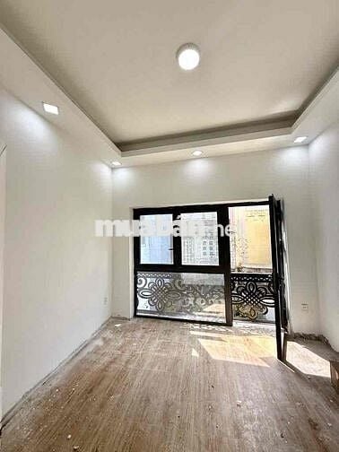 Lô góc 1 trệt 3 lầu BTCT 3PN4WC HXH gần chợ Phạm Văn Hai Tân Bình 5.5T