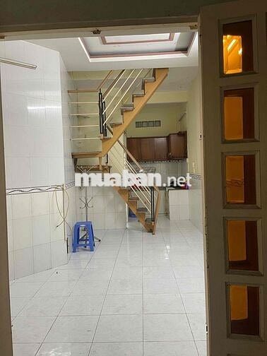 Cần bán gấp căn nhà. nguyên hồng p11. bình Thạnh. hẻm 91/