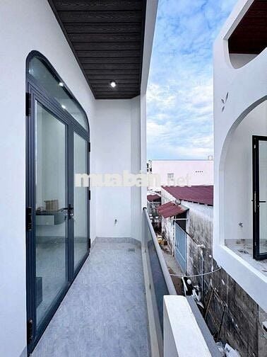 NHÀ XÂY MỚI - HẺM 311 NGUYỄN VĂN CỪ