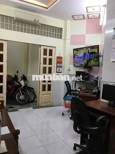 Cần bán gấp căn nhà. nguyên hồng p11. bình Thạnh. hẻm 91/