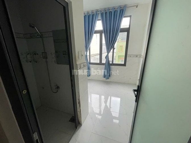 Nhà công năng lớn Bùi Văn Ba, 04 Tầng, DT ~35m2