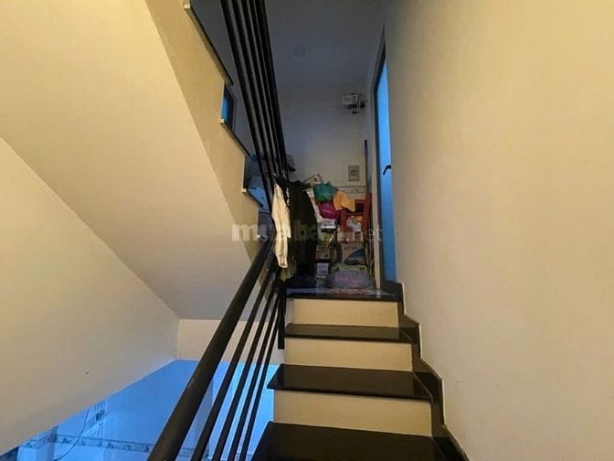 Nhà công năng lớn Bùi Văn Ba, 04 Tầng, DT ~35m2