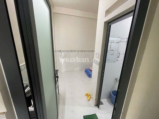 Nhà công năng lớn Bùi Văn Ba, 04 Tầng, DT ~35m2