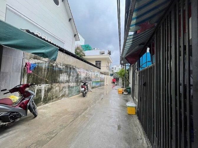 Nhà công năng lớn Bùi Văn Ba, 04 Tầng, DT ~35m2