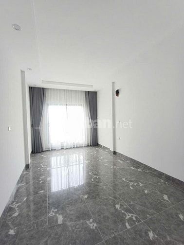 NHÀ MỚI LA THÀNH PHÂN LÔ - OTO VÀO NHÀ - TRUNG TÂM GẦN 2 BỆNH VIỆN LỚN