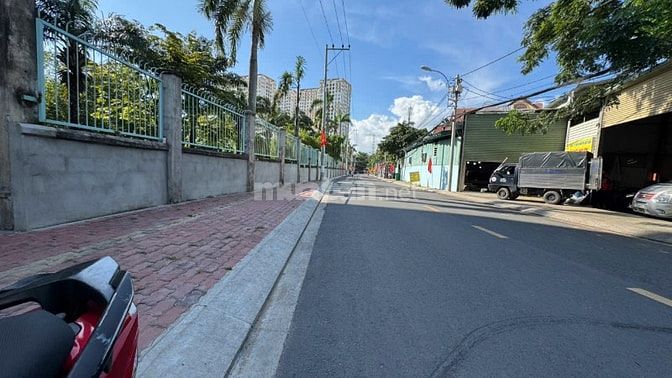 Bán gấp nhà xưởng mặt tiền Tân Chánh Hiệp, 825m2 ngang 33m giá 33 tỷ.