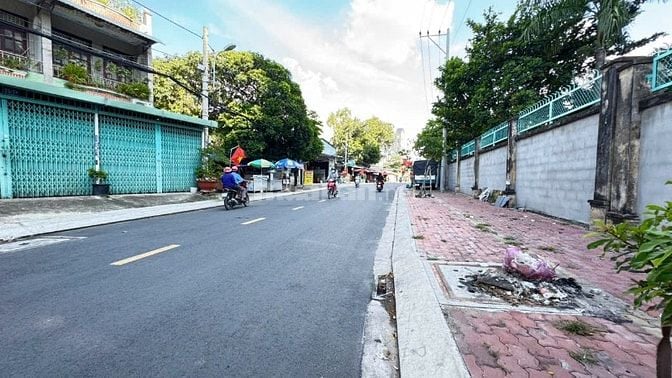 Bán gấp nhà xưởng mặt tiền Tân Chánh Hiệp, 825m2 ngang 33m giá 33 tỷ.