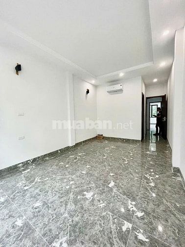 NHÀ MỚI LA THÀNH PHÂN LÔ - OTO VÀO NHÀ - TRUNG TÂM GẦN 2 BỆNH VIỆN LỚN