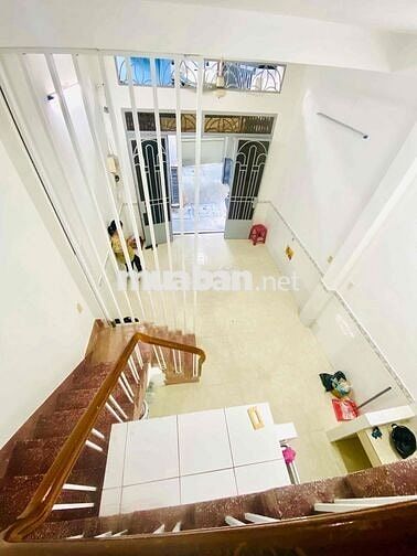 Nhà NC Q.10 4 tầng 3PN4WC ở gđ, sv ở ghép, KDOL, làm CHDV, ở tầm 10 ng