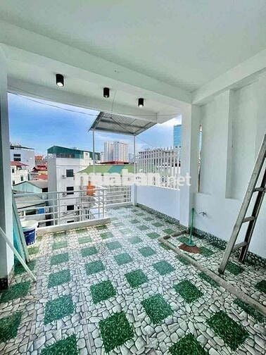 Lô Góc Cầu Giấy 35m2 - 5 Tầng - Gần Phố - Tiện Ích - Giá 7,8 Tỷ
