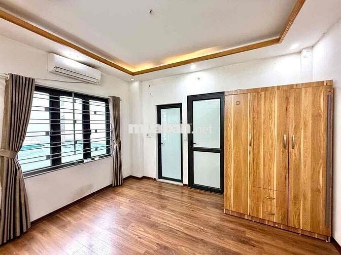 Lô Góc Trần Thái Tông 35m2 - 5 Tầng - Gần Phố - Ngõ Thông - Giá 7,5Tỷ