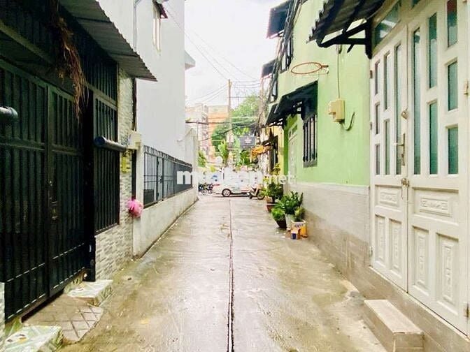 Nhà Gò Vấp hẻm xe hơi cách mặt tiền 10m 3 tầng 3 phòng Đường số 8 P11