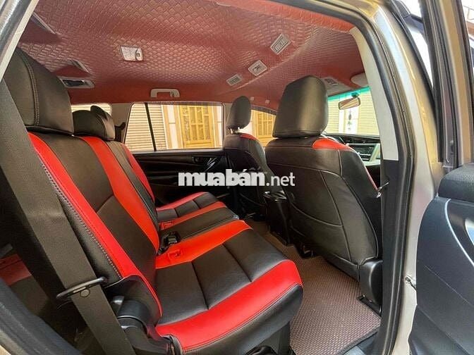 Toyota Innova 2017 2.0E - 110000 km