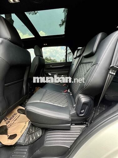 Ford Everest 2025 Platinum 2.0L 4x4 AT - 5100 km